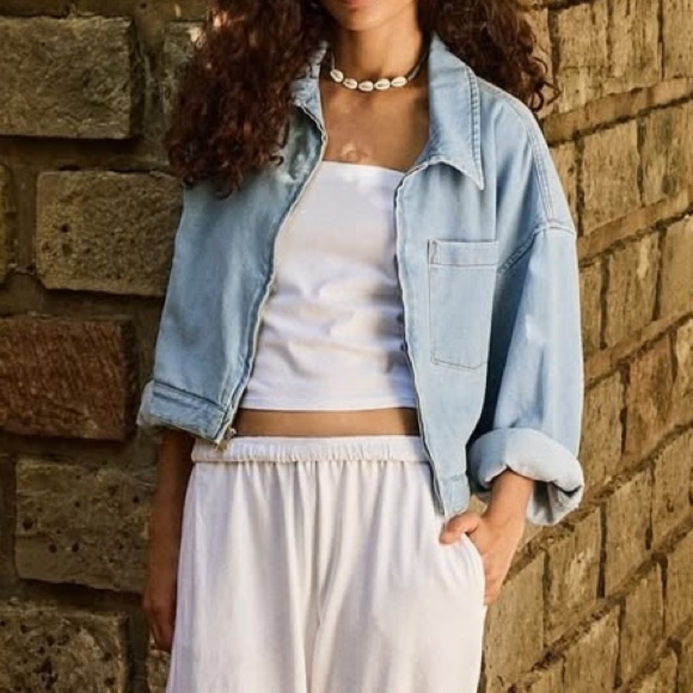 XiRena NWT Anton Denim Jacket X Large Light Blue Zipper Front Cropped